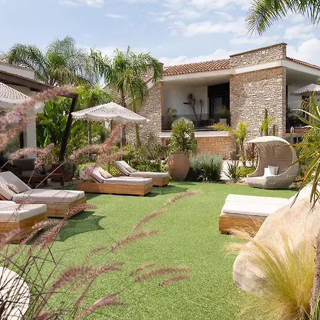 Flora Jungle Retreat By Perle Di Puglia * Depressa