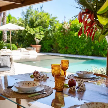 Flora Jungle Retreat By Perle Di Puglia Vila