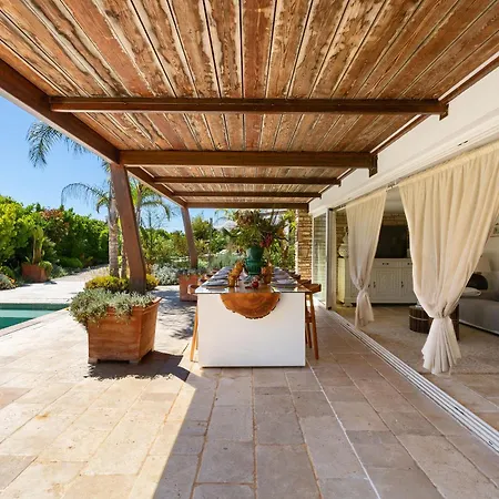 Vila Flora Jungle Retreat By Perle Di Puglia Depressa
