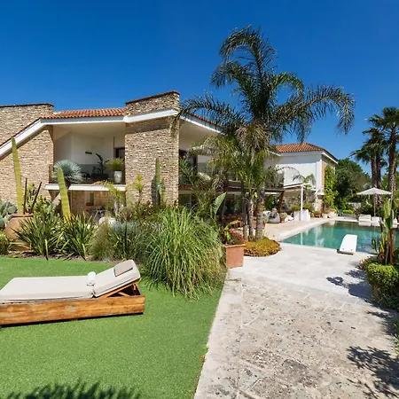 Flora Jungle Retreat By Perle Di Puglia * Depressa
