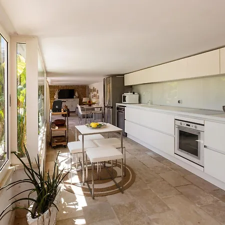 Flora Jungle Retreat By Perle Di Puglia * Depressa