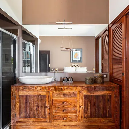 Flora Jungle Retreat By Perle Di Puglia * Depressa