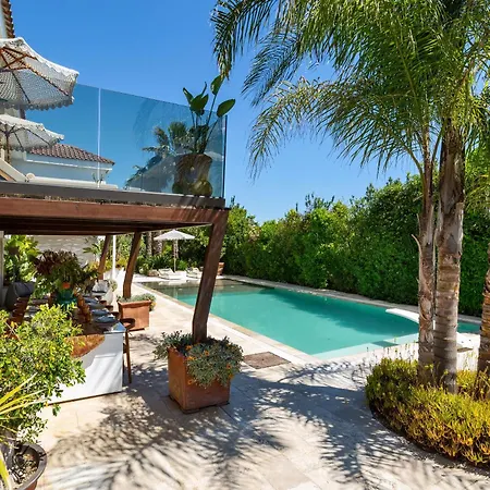 Flora Jungle Retreat By Perle Di Puglia Villa