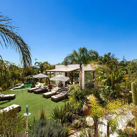 Flora Jungle Retreat By Perle Di Puglia Villa *