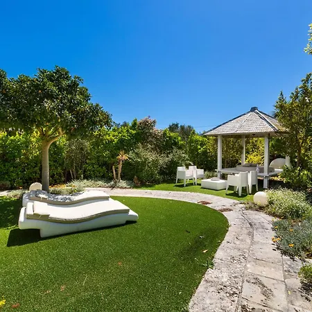 Villa Flora Jungle Retreat By Perle Di Puglia *