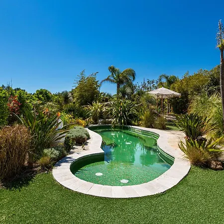 Flora Jungle Retreat By Perle Di Puglia
