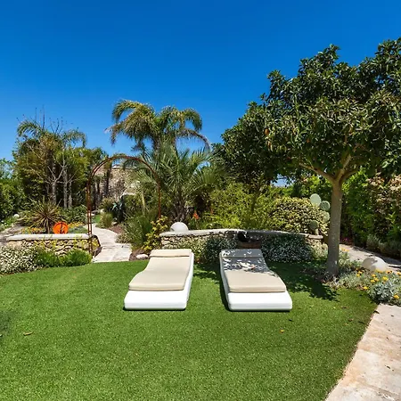 Villa Flora Jungle Retreat By Perle Di Puglia *